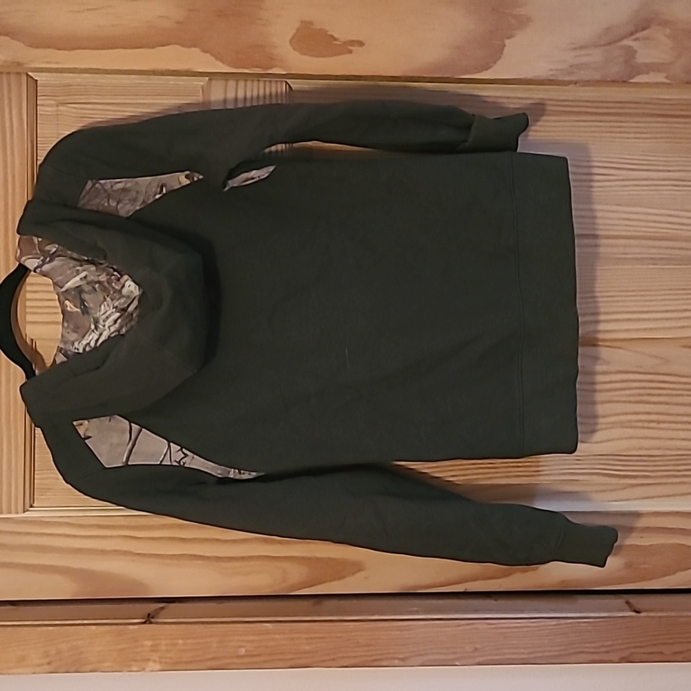 Camo under Armour zip up